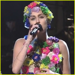 UPS! S tem je Miley ponovno šokirala