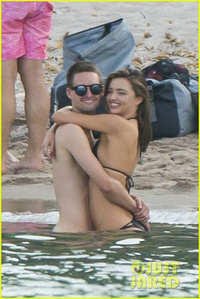 Foto! Miranda Kerr: Tako je objemala svojega bilijonarja!