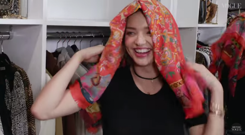 Lepotička Miranda Kerr je pokazala svojo omaro