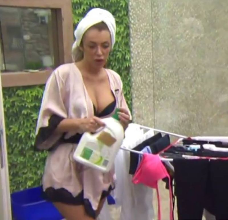 Big Brother: Mirelo namočila še sestrična