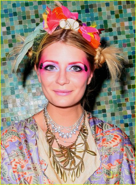 FOTO Prikupno ali grozljivo? Mischa Barton kot pisana gejša