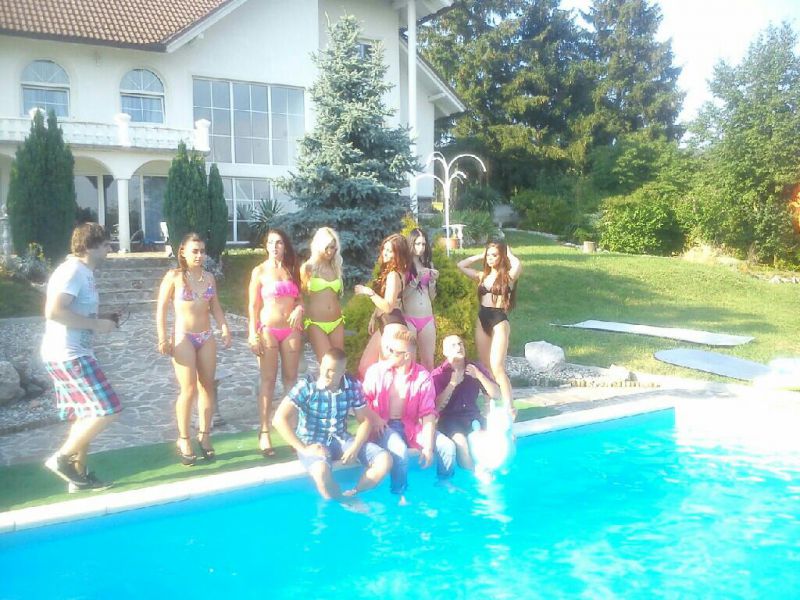 Raper Manche danes snema nov poletni videospot