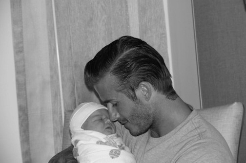 David Beckham: Skrbi ga kako bo plačeval draga oblačila male Harper
