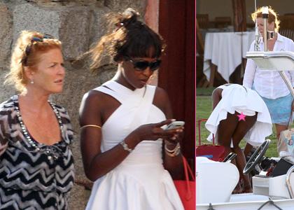 HOT! Naomi Campbell med sklanjanjem pokazala čvrsto ritko
