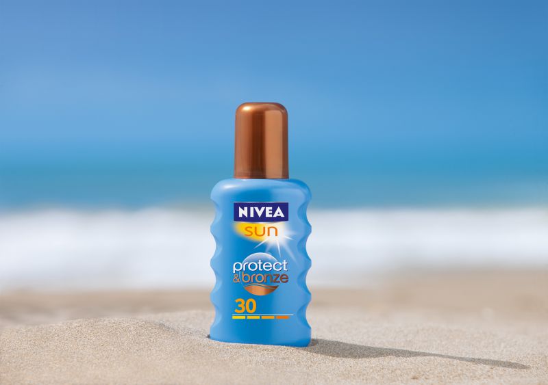 NIVEA SUN Protect & Bronze sedaj tudi v obliki spreja