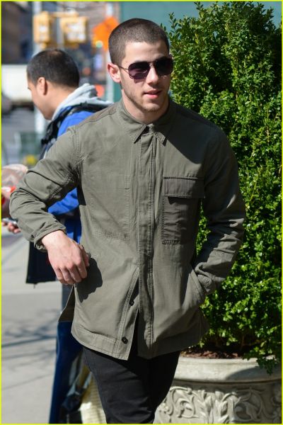 Nick Jonas je izzval starejšega brata