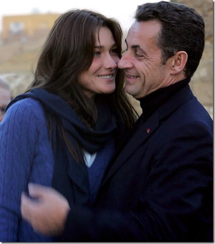 Je 43-letna Carla Sarkozy Bruni že drugič noseča?