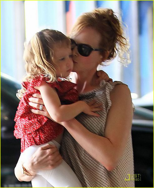 FOTO Nicole Kidman kar sije ob možu in hčerki Sunday Rose
