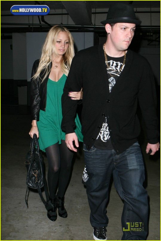 Joel flirtal z Lindsay