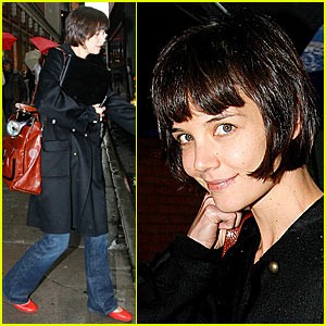 Katie Holmes pridno vadi v gledališču