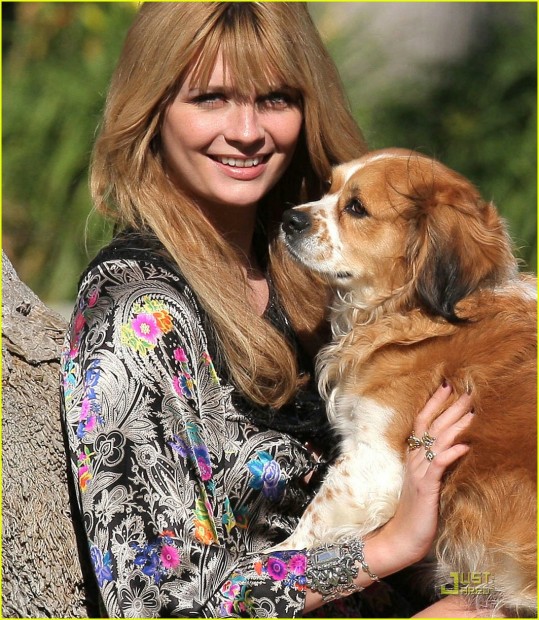 Dobrodelna Mischa Barton