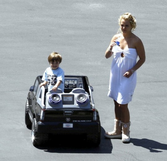 Britney se je igrala s sinovoma