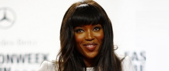 Naomi Campbell na umetni oploditvi?