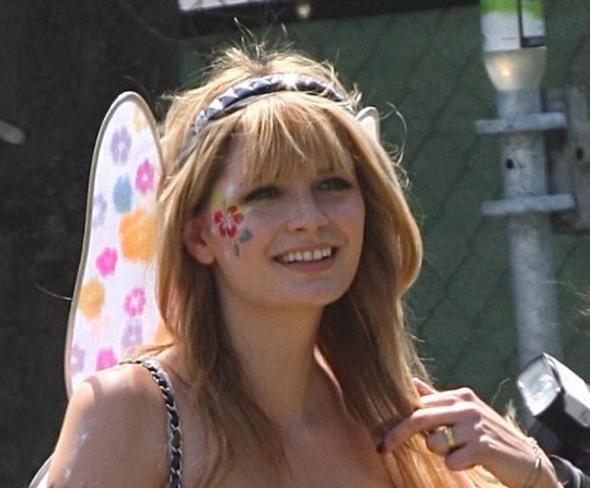 Mischa Barton kot metulj