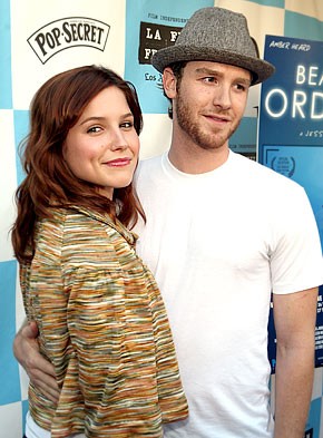 Sophia Bush je spet samska