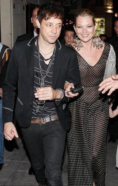 Kate Moss pokazala prsi