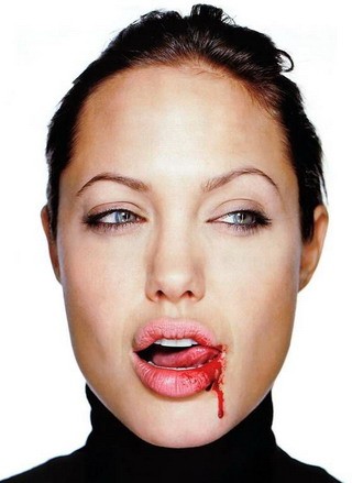 Angelina Jolie ima rada kri