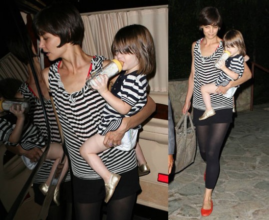 Katie Holmes in Suri sta podobno oblečeni!