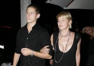 Sharon Stone z novim fantom?