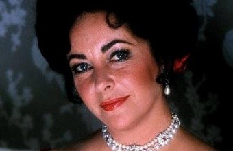 Elizabeth Taylor odpovedalo srce