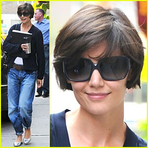 Katie Holmes je prispela v New York