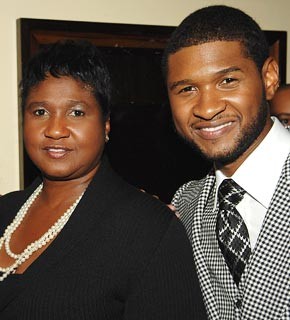 Usher je najel svojo mamo