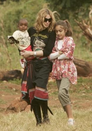 Madonna bo posvojila afriško deklico