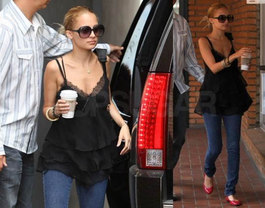 Nicole Richie na urah vožnje