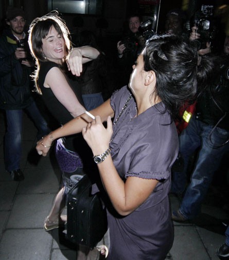 Nasilna Lily Allen