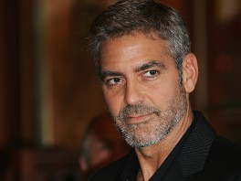 George Clooney presenetil oboževalko