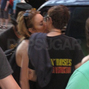 Lindsay Lohan in Samantha Ronson se poljubljata!