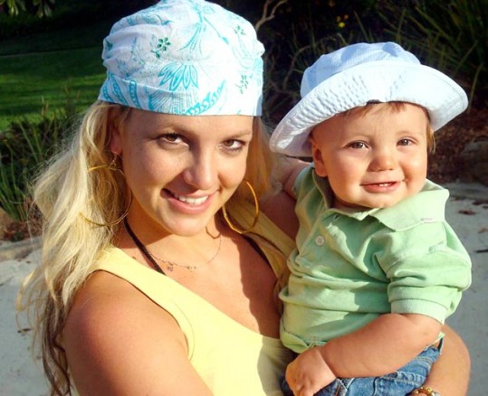 FOTO: Britneyjina fanta praznujeta