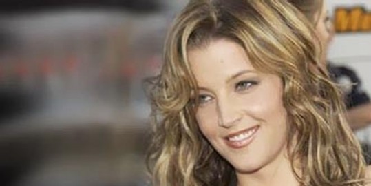 Lisa Marie Presley rodila dvojčici