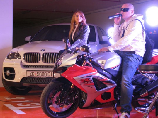 Lil' Kim zahteva črn vibrator