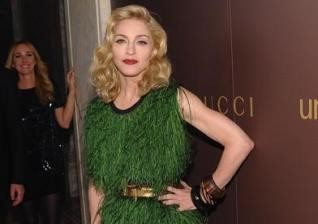 Madonna si pomaga z izganjalcem
