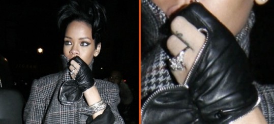 Rihanna z zaročnim prstanom