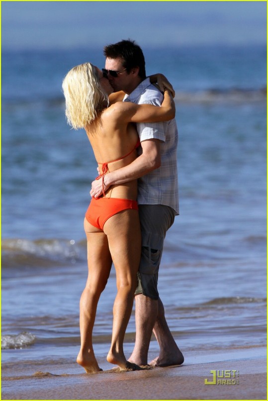 Bikini! Jenny McCarthy in Jim Carey