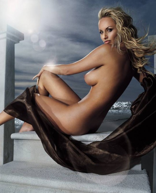Oops! Adriana Karembeu