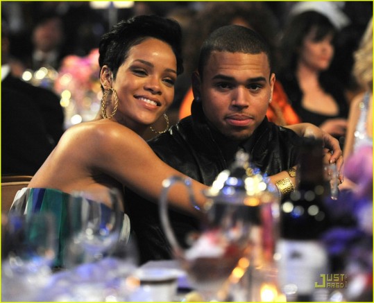 Je Chris Brown udaril Rihanno?