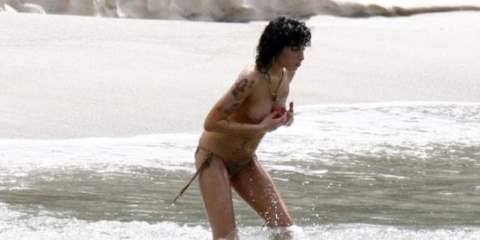 Amy Winehouse v bolnišnici