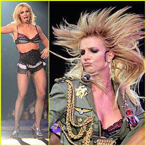 Britney vam želi srečen božič