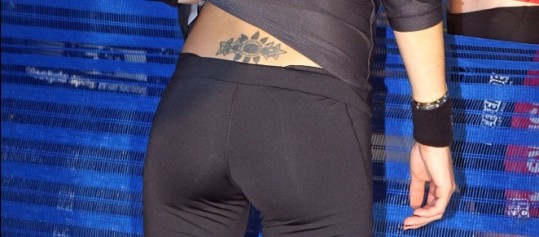 Seksi zadnjica Anne Kournikove