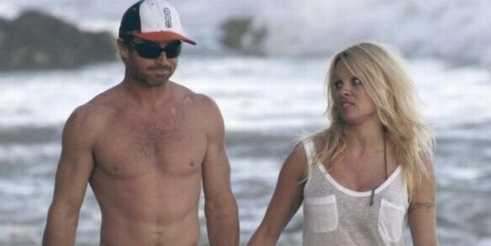 Pamela Anderson znova pred oltar