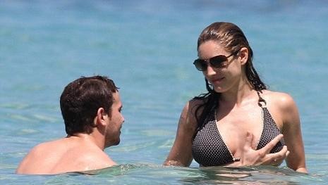 Bikini! Kelly Brook