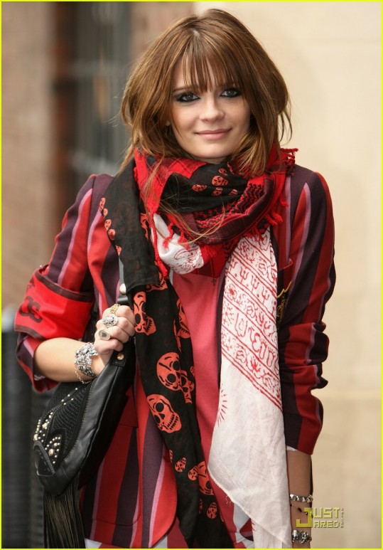Mischa Barton je dama v rdečem