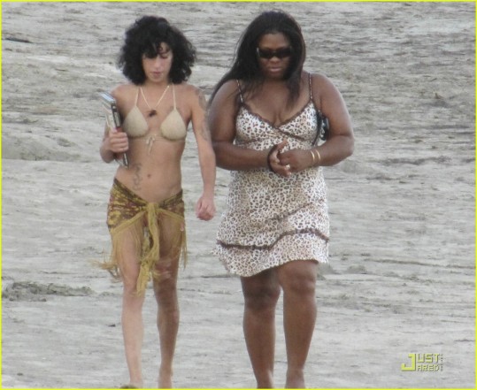 Amy Winehouse na plaži