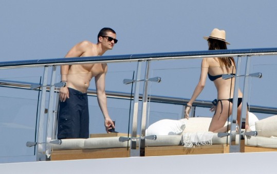 Bikini! Miranda Kerr in Orlando Bloom