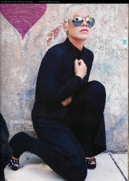 Pink: Kanye West je nagnusen