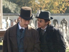 Prihaja Sherlock Holmes z Robertom in Judom