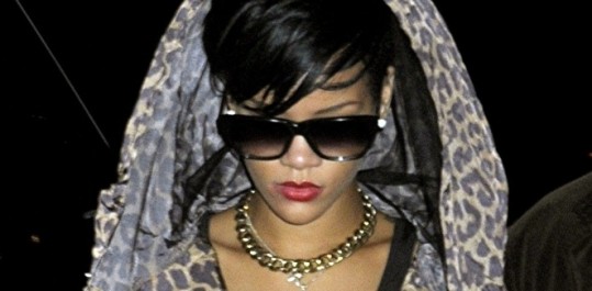 Rihanno toži histerični sosed